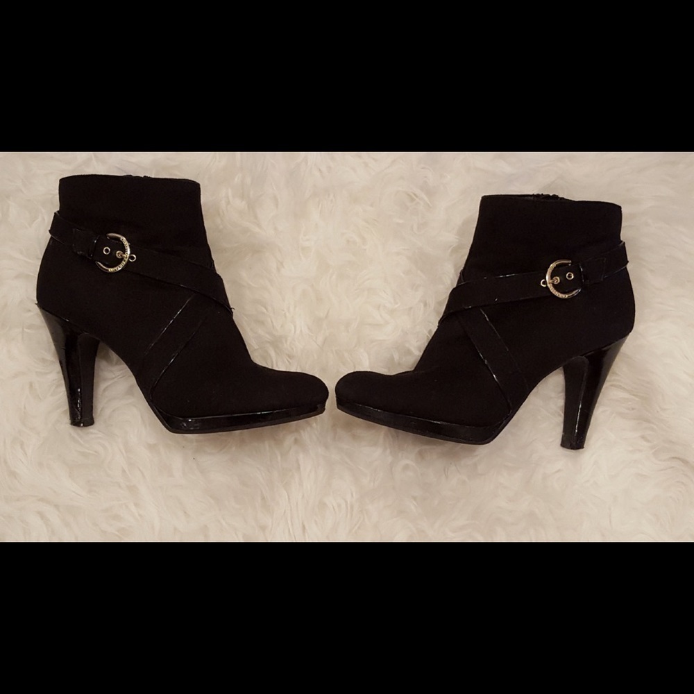 💕CHRISTIAN SIRIANO💕 Natalia Black Ankle Booties